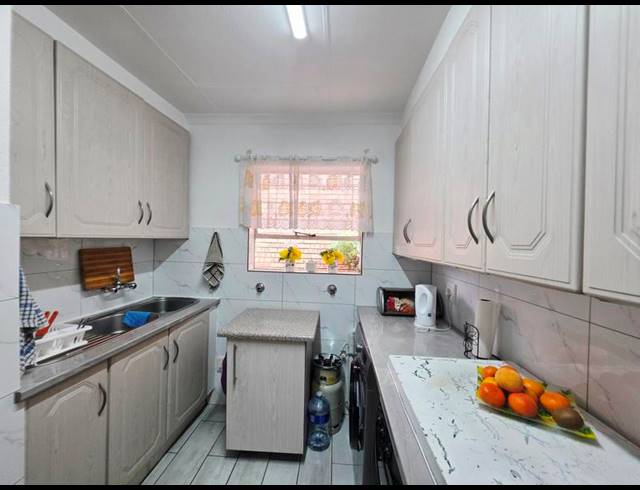 3 BEDROOM TOWNHOUSE FOR SALE IN WITFIELD